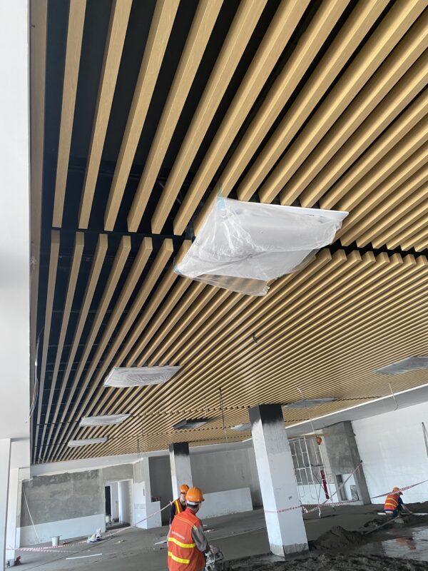 Trần nhôm U50x100
